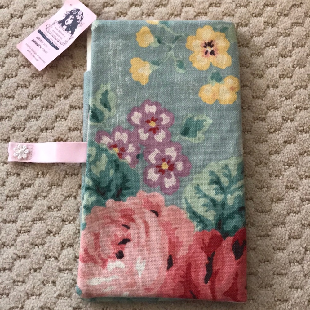PASSPORT CASE - Picture 7 of 7